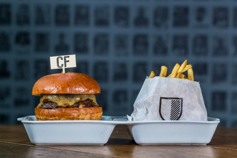 hometeam burger 1 1 scaled 13122020032640 768x512