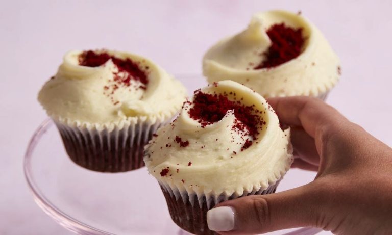 hummingbird bakery red velvet cupcakes 20102022024824 768x461