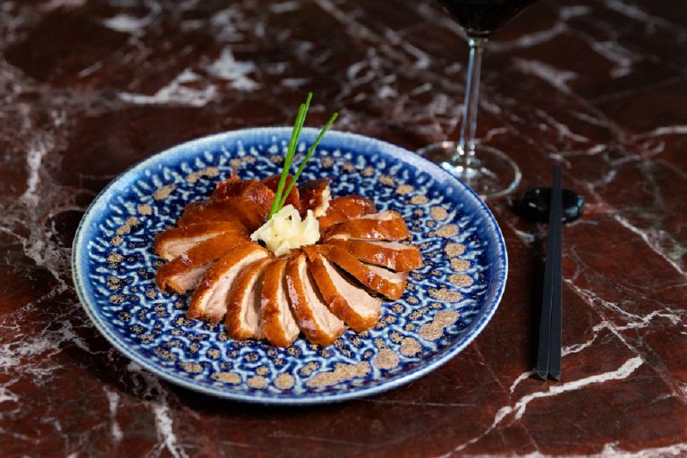 hyatt regency london blackfriars chinese cricket club traditional peking duck slicing 19012024043949 768x512