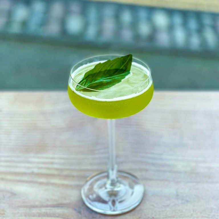 in bloom lillet blanc elderflower lemon basil 13072023105126 768x768