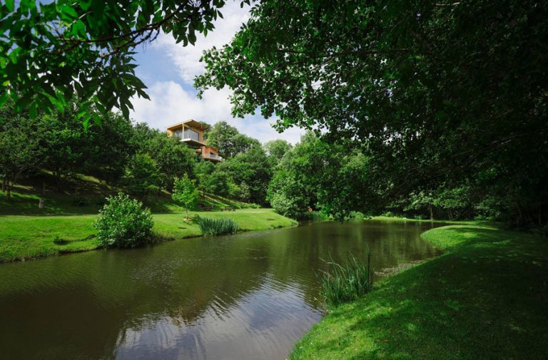 intimate weddings devon p5ayr1 768x505