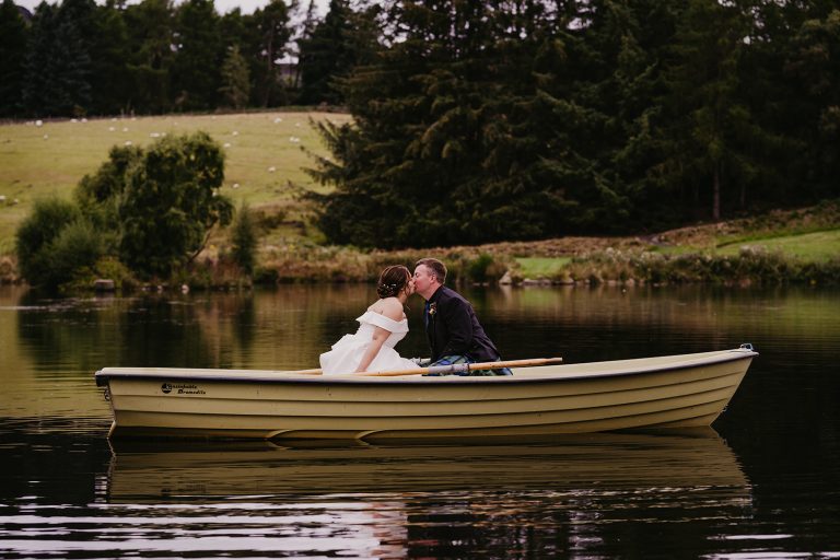 itsvictoriaphotography LeahStephenmrandmrsmclaren 814 768x512