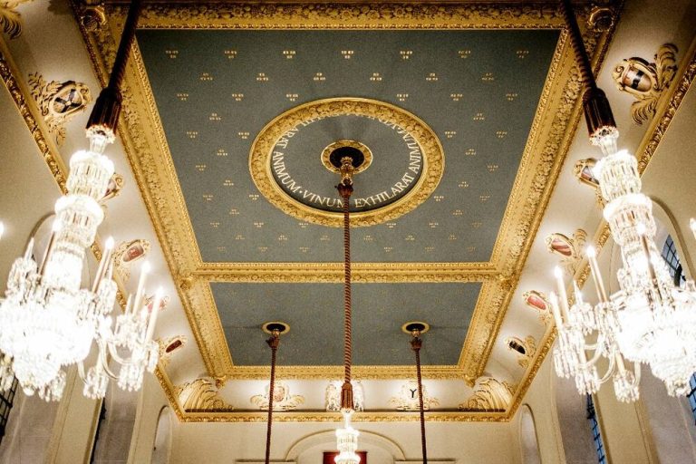 livery hall 5 768x512