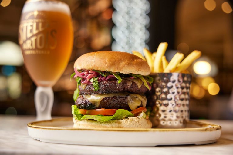 london double decker burger 23  25072024023903 768x512