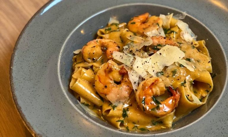 lucys pizzeria seafood 23082022021129 768x461