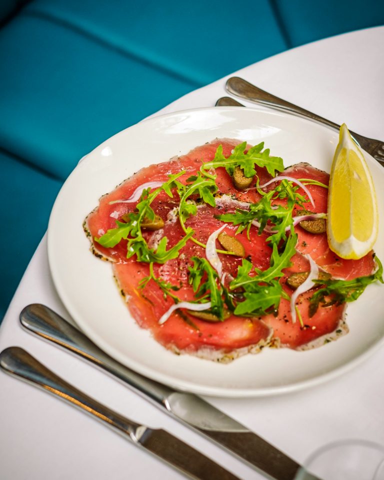 manicomio credit caitlin isola 6 21062021055229 768x960