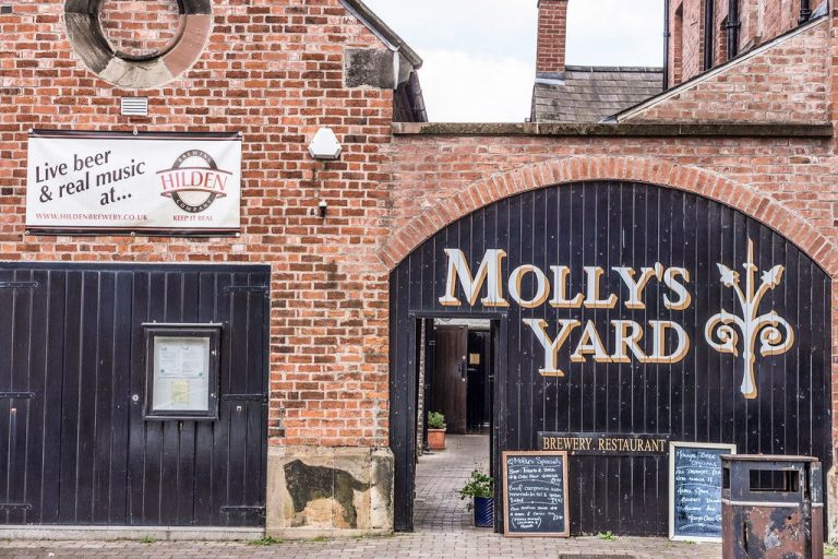 mollys yard belfast exterior 06022020011832 768x512