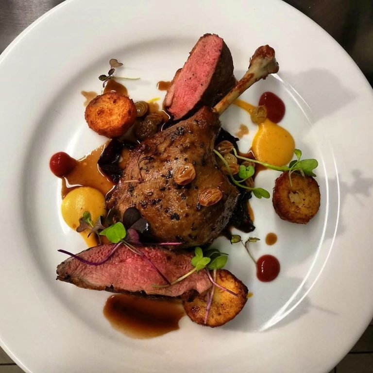 mollys yard belfast food 06022020011830 768x768