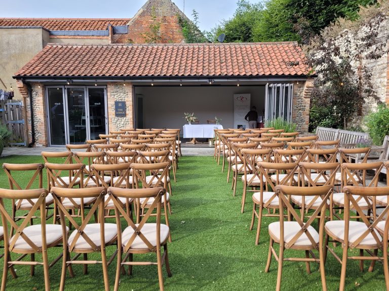 outdoorceremony 3 768x576