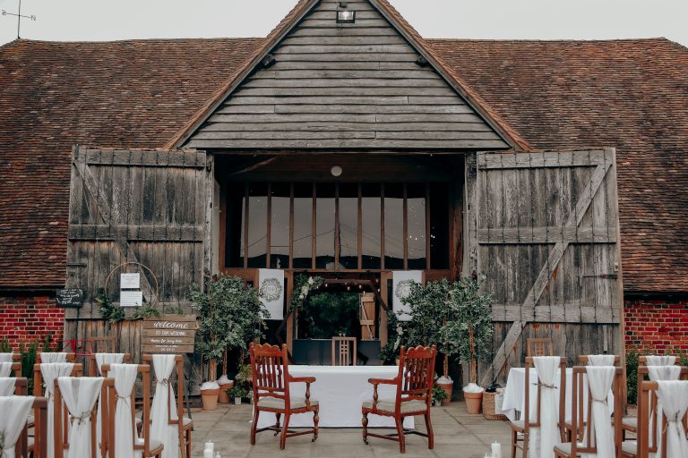 outdoorceremony3 1 768x512