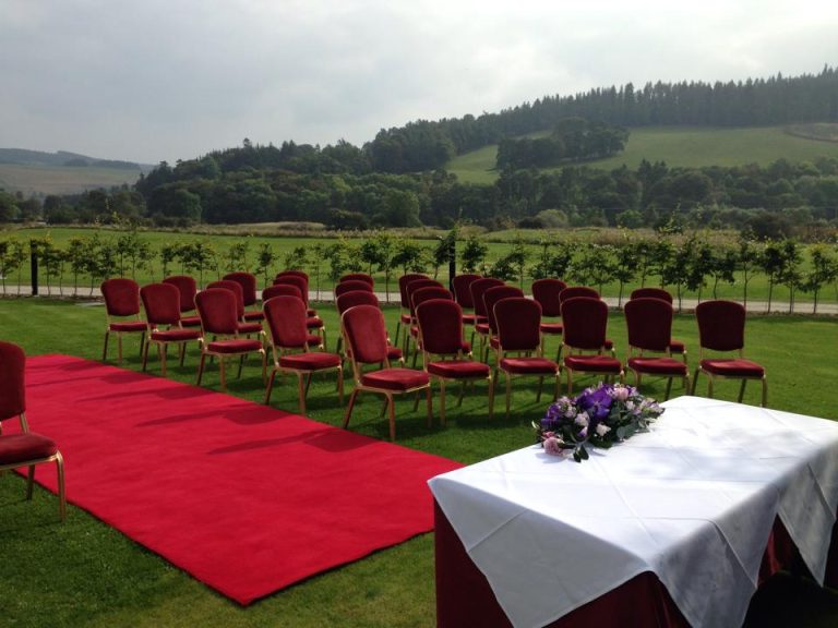 outdoorceremony3 768x576