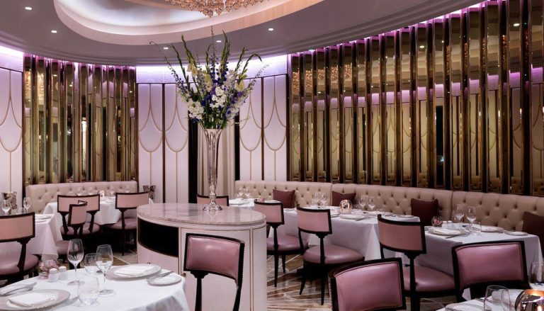 oval restaurant interior web 768x439