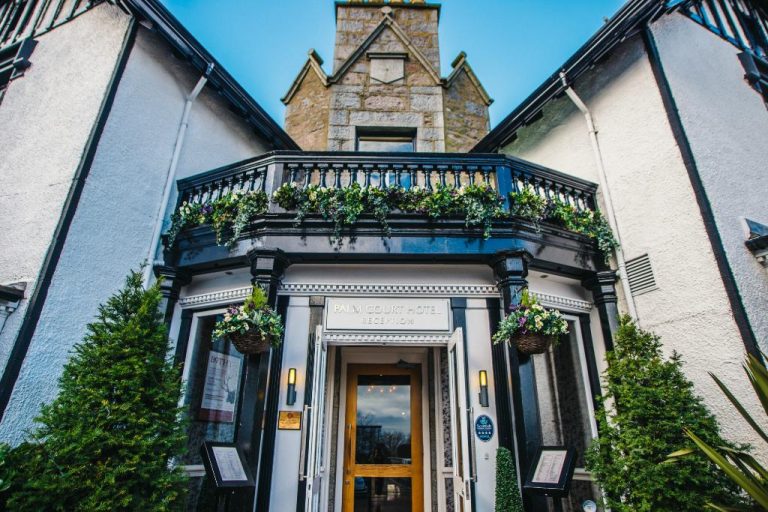 palm court hotel 768x512