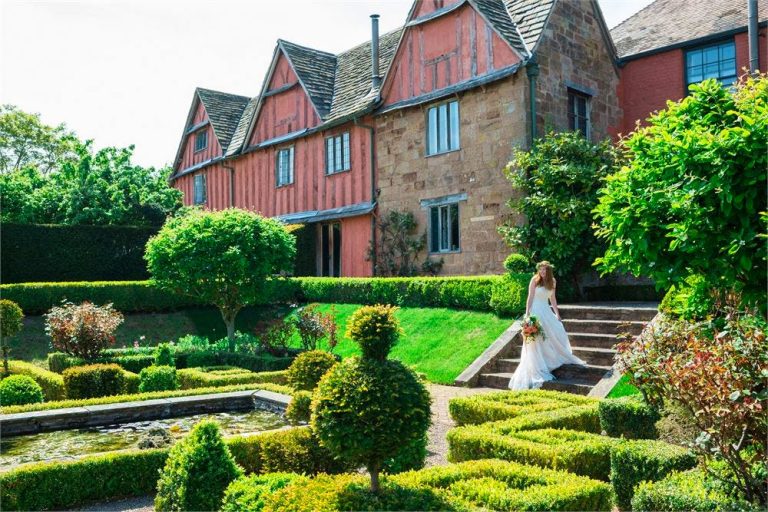 pauntley court venue gardens 27032020122457 768x512