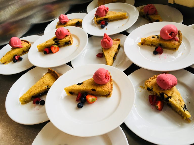 picweddingfoodpuddingtart 768x576