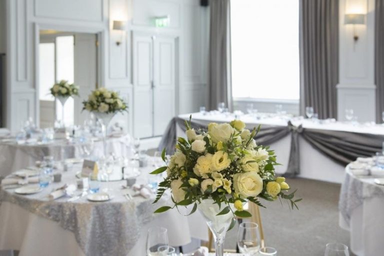 royal wells hotel tunbridge wells   wedding 39 xfzxfr 768x512