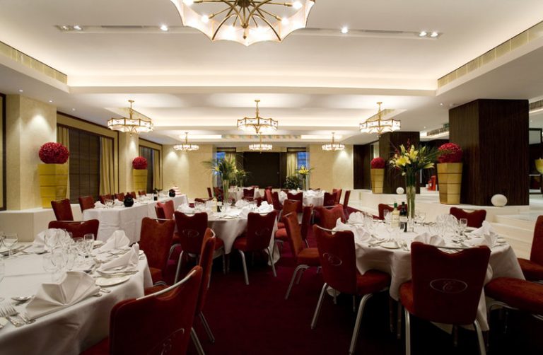 rsz cavendish hotel sussex suite wedding 03 768x502