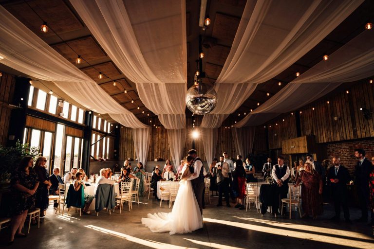 sedgewell barn couple 30052024035928 768x512