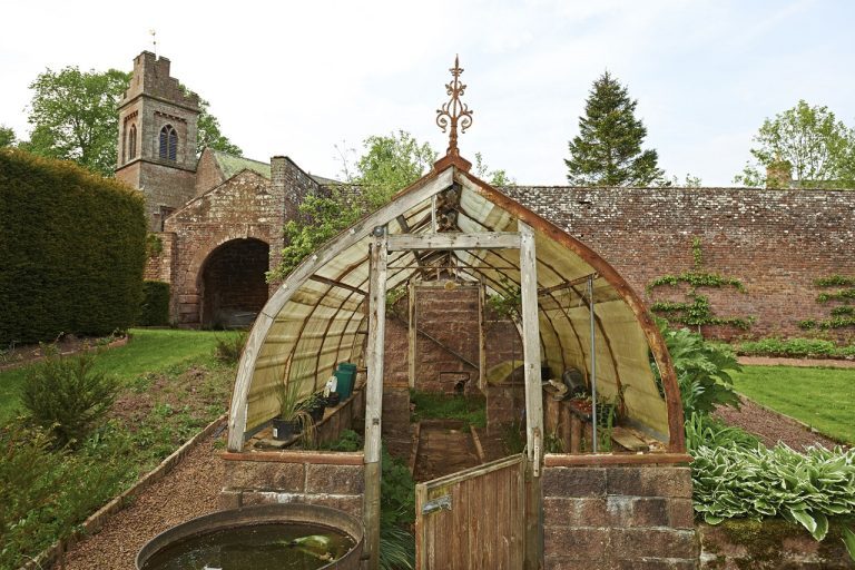 smallgreenhousesituatedinmelmerbygardens 768x512