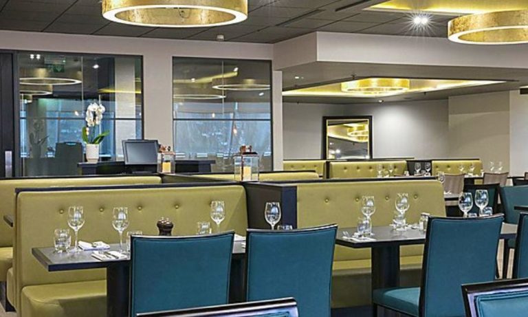 springs crowne plaza restaurant 09082022034712 768x461