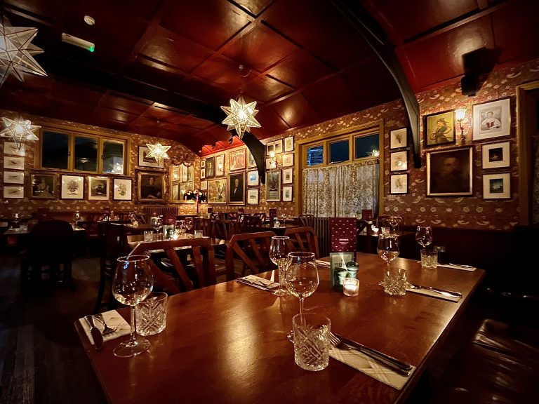 starroomevening2 768x576