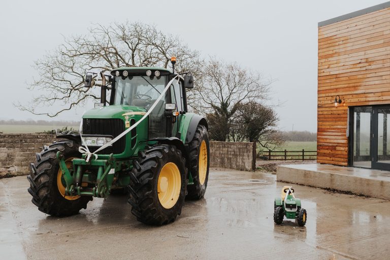 stennack farm lizzie churchill wedding photography victoria ryan 0009 768x512