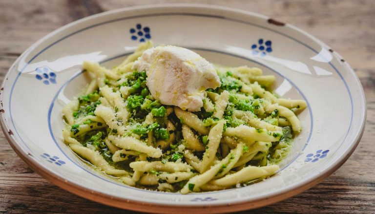 sugo pasta kitchen pesto web 768x438