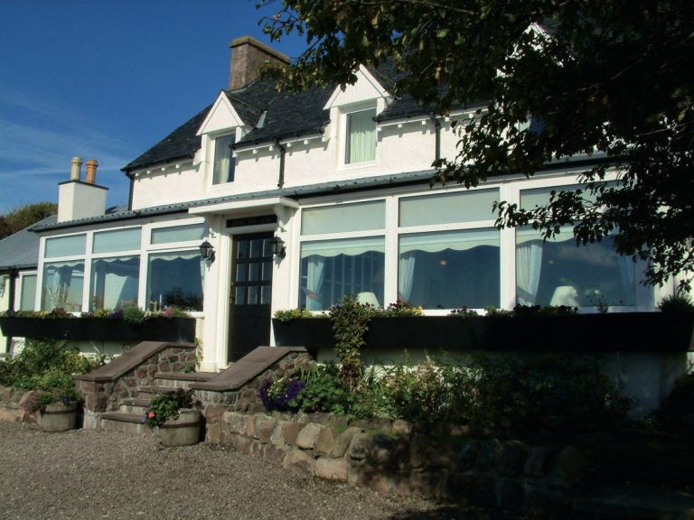 summer isles exterior 768x576