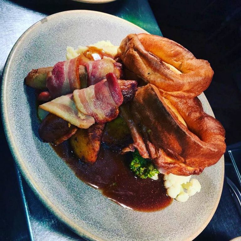 tatton arms sunday roast 29072019015521 768x768