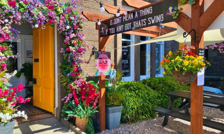 the giddy goose 1  10102022025451 768x461