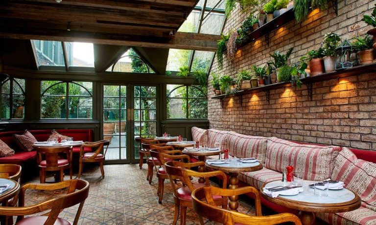 the princess royal notting hill interior 25072022013100 768x461