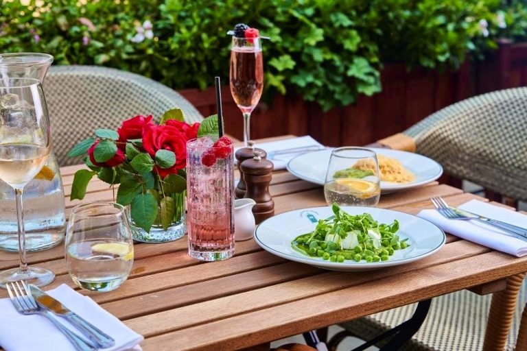 the rose and crown dinner 18082021012352 768x512