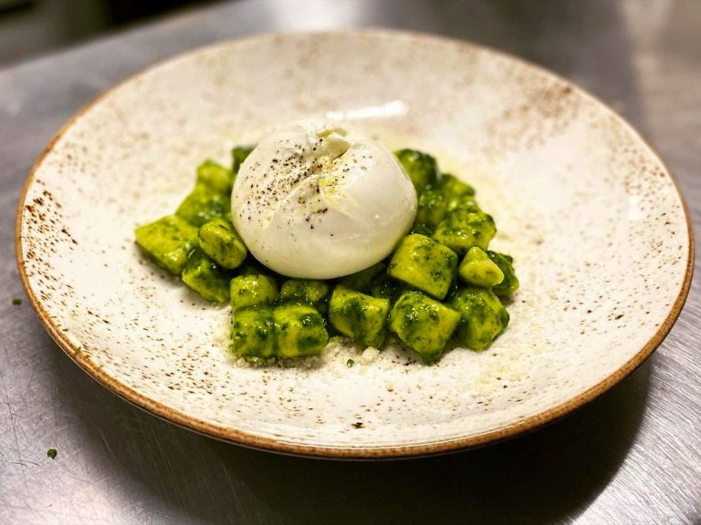 the sparrows review 22112023113306 768x576