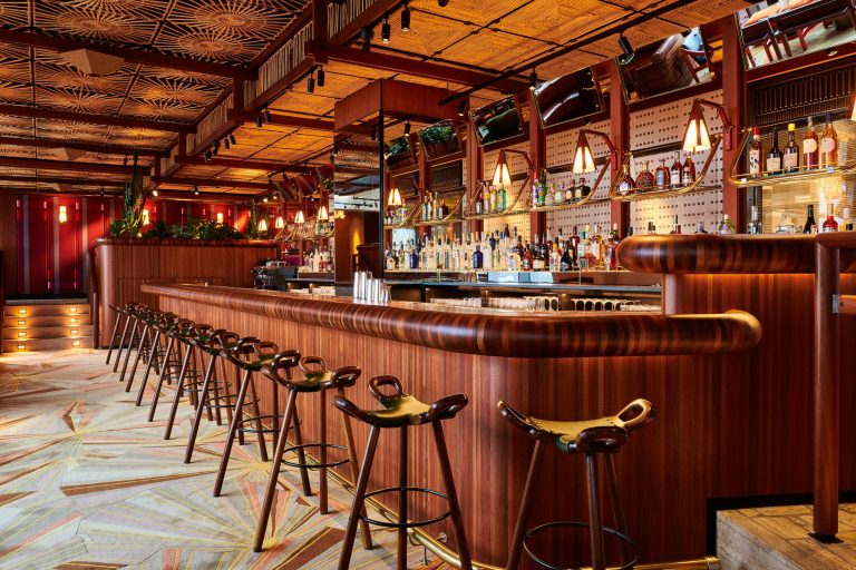 the standard decimo tim charles 4  30102019034706 768x512