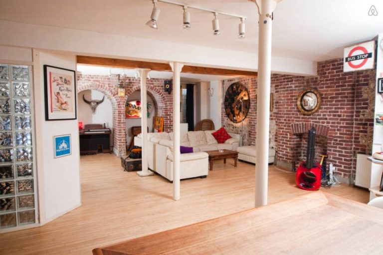 the warehouse 1024x682 pp w960 h639 oyg0ru 768x511