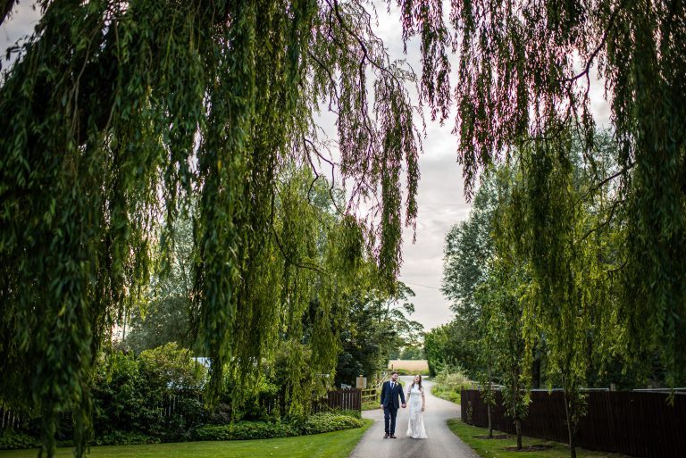 thepriorybarnweddinghitchinhertfordshireweddingphotographerrafeabrookphotography 1637 768x513