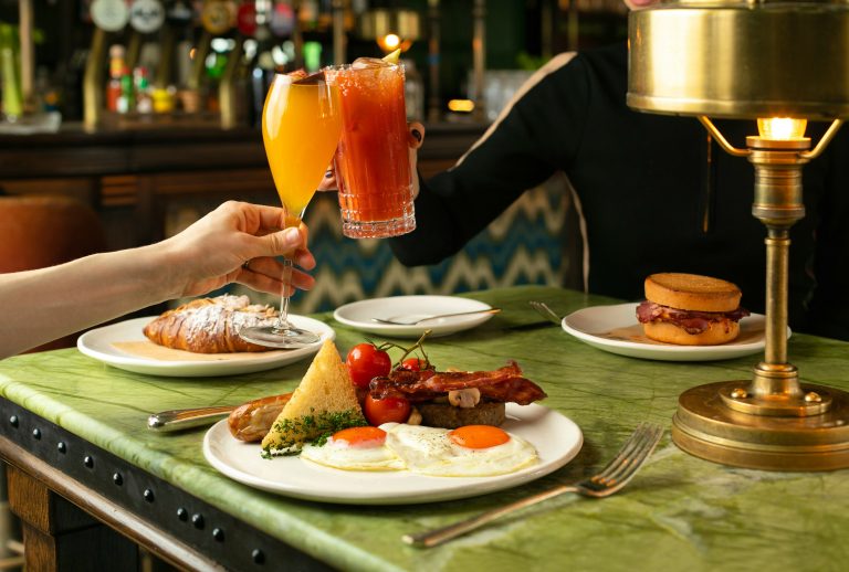 tllon wigmore breakfast cheers 2023 01022024114118 768x518