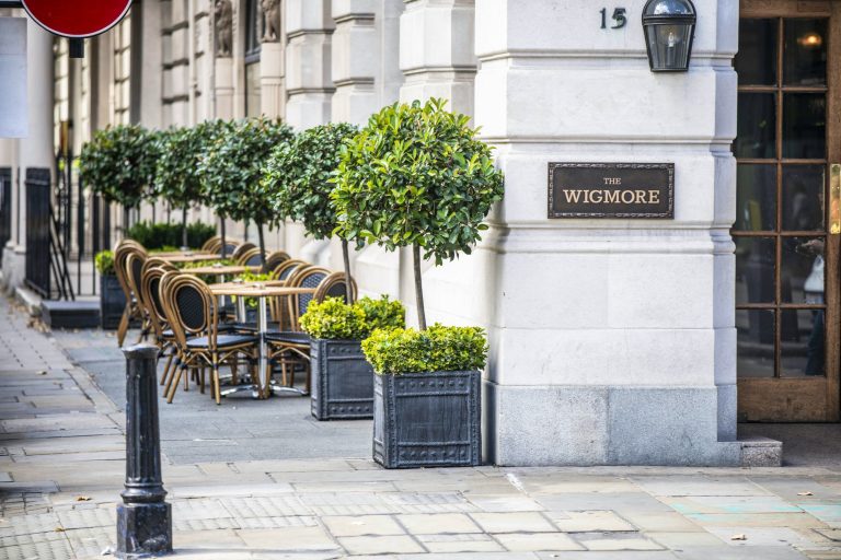 tllon wigmore outdoor seating 2 2021 01022024095323 768x512