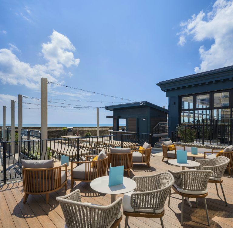 twh upperterrace bar 09072024015000 768x752