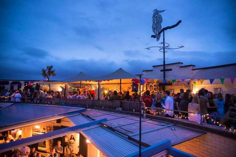 uk 0325 942875 front 23122021093243 768x512