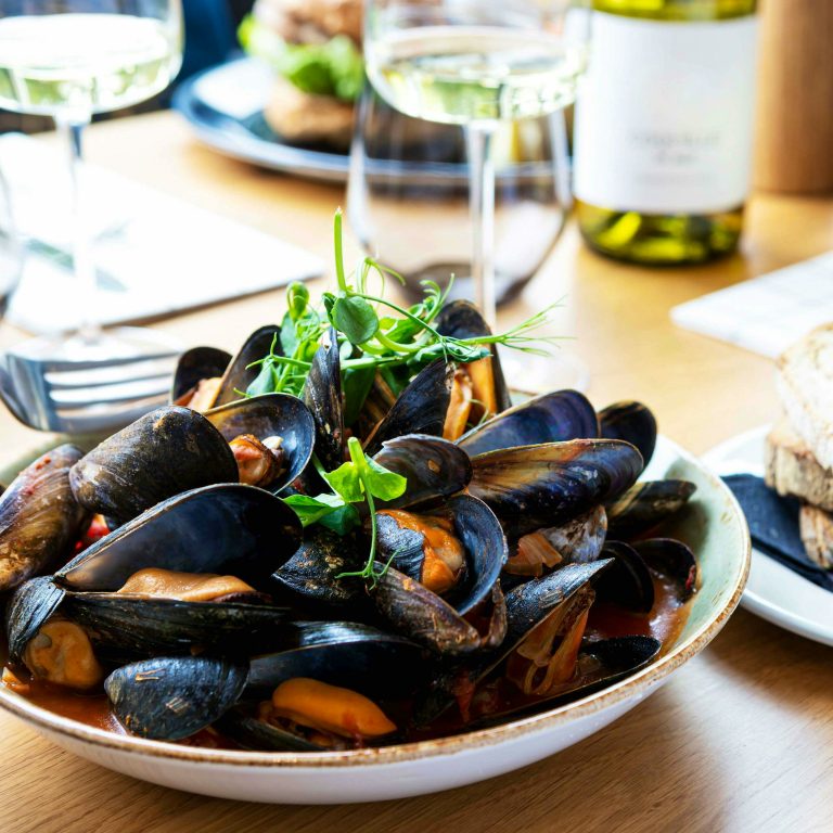 urban hooked 91 sq 11052022033325 768x768