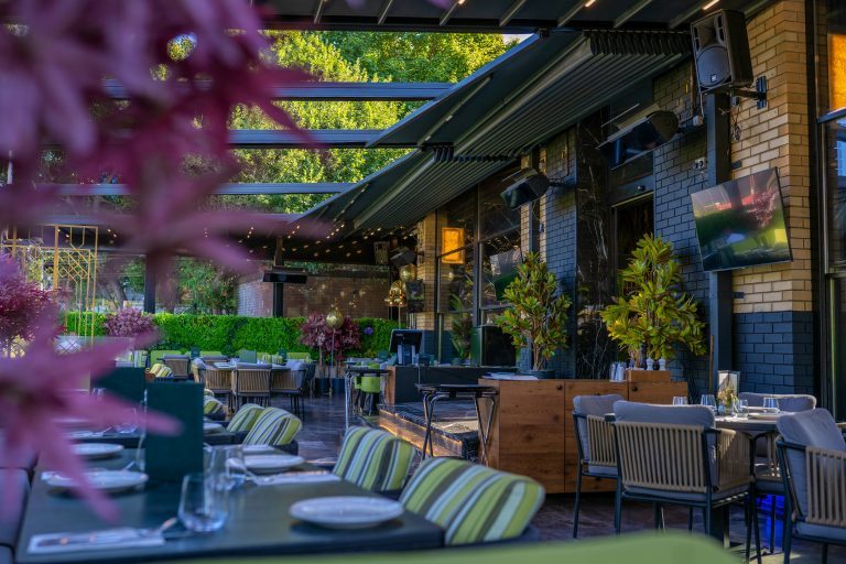 v evening diners 30092022093729 768x512