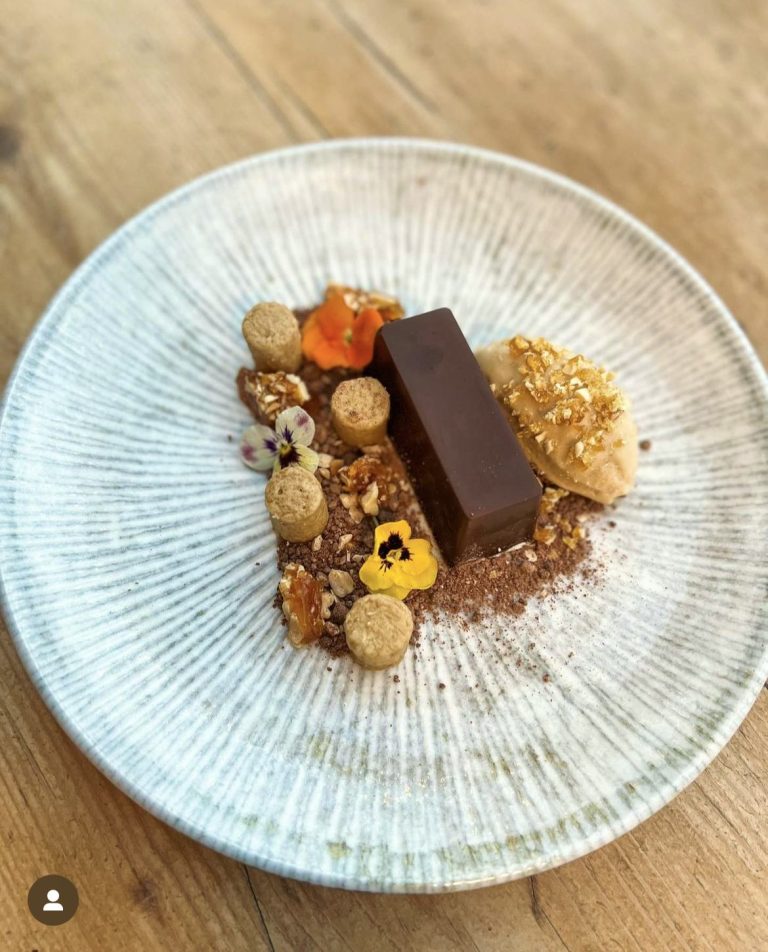 vegan snickers 17112022030413 768x952