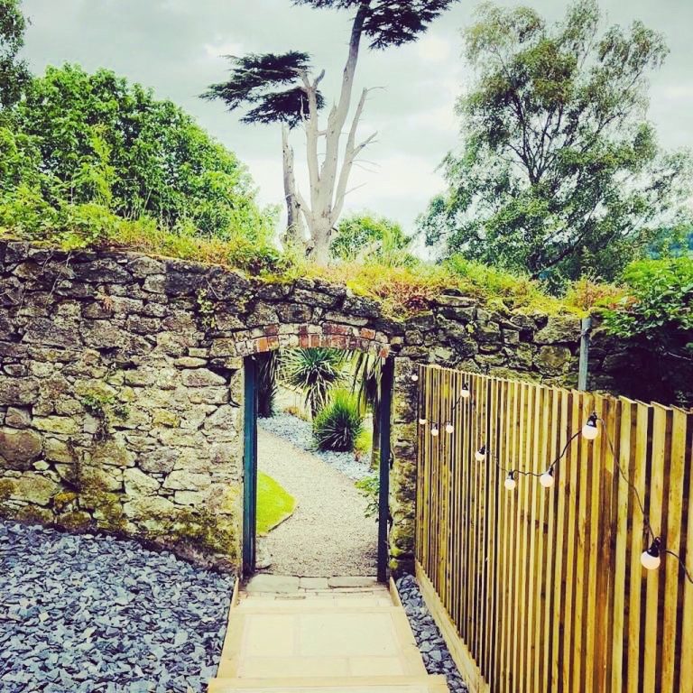 walkwaytomarquee 768x768